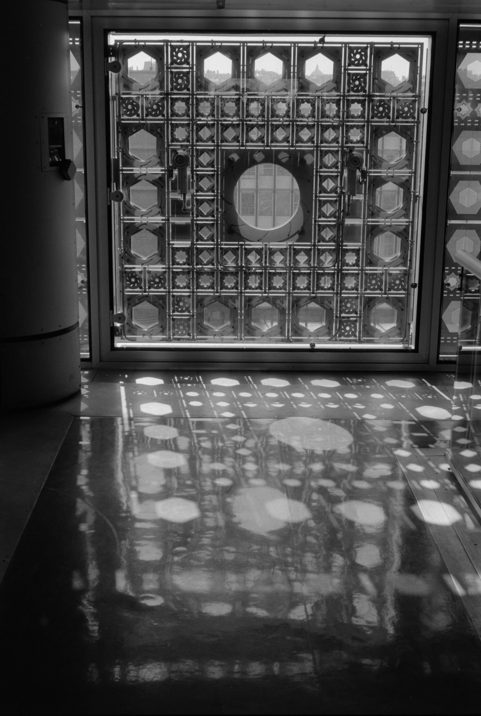 AHP F1990 09 001 sc240801 img34 NLP